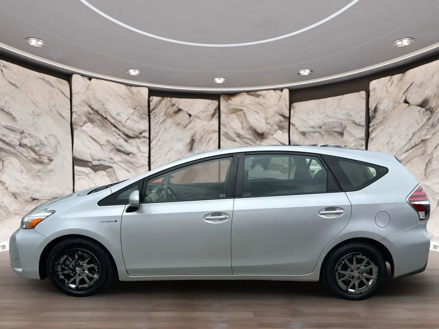 Used 2015 Toyota Prius V Three image 5