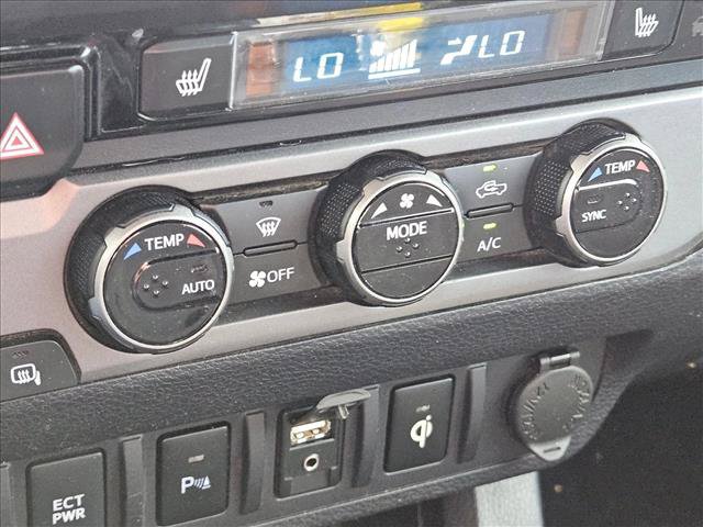 Used 2017 Toyota Tacoma TRD Off-Road AWD/4WD image 14