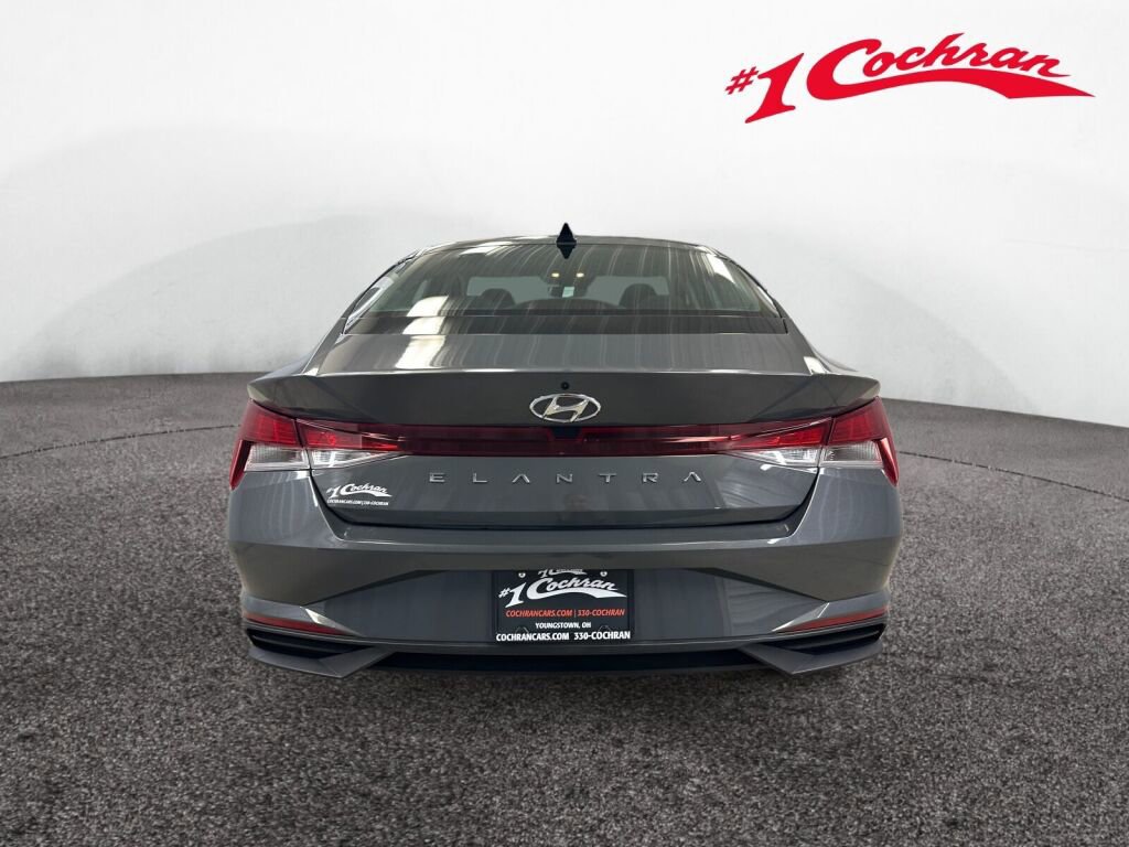 Used 2023 Hyundai Elantra SE image 17