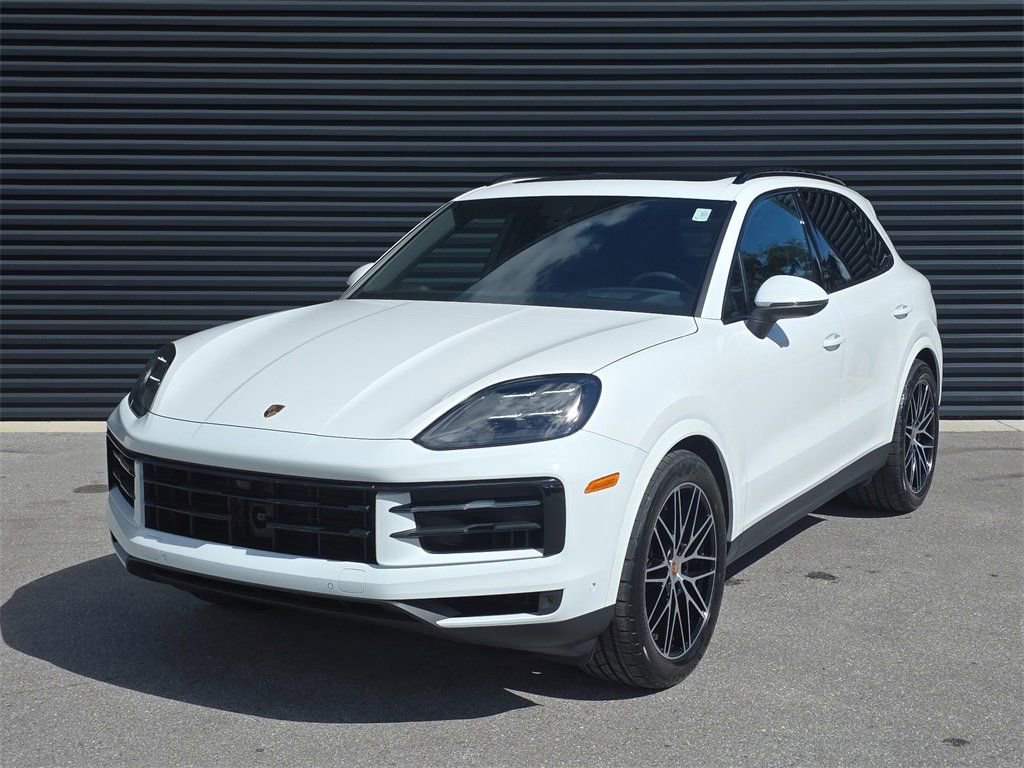 Certified 2025 Porsche Cayenne image 1