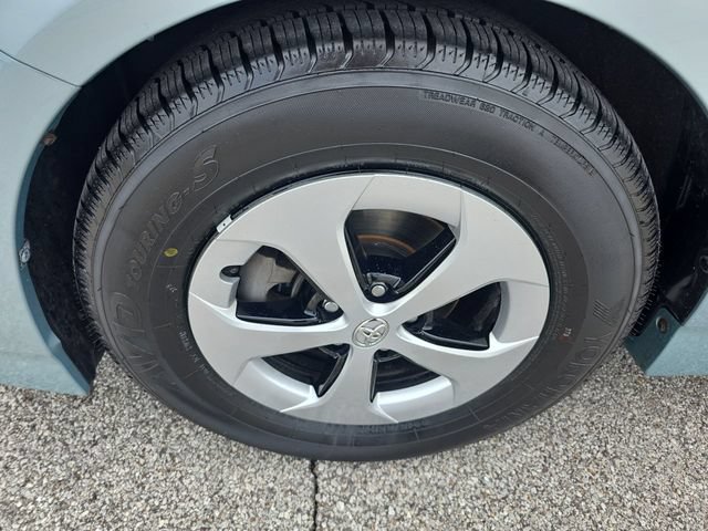 Used 2014 Toyota Prius Four w/ Solar Roof Package FWD image 17