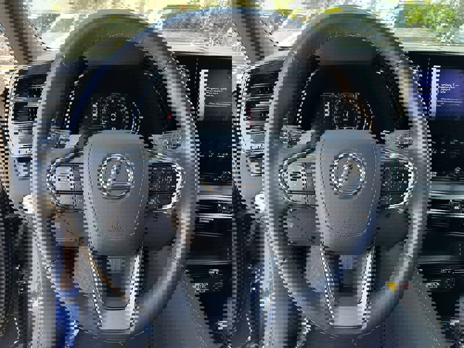 Used 2024 Lexus RX 350 FWD w/ Technology Package image 3