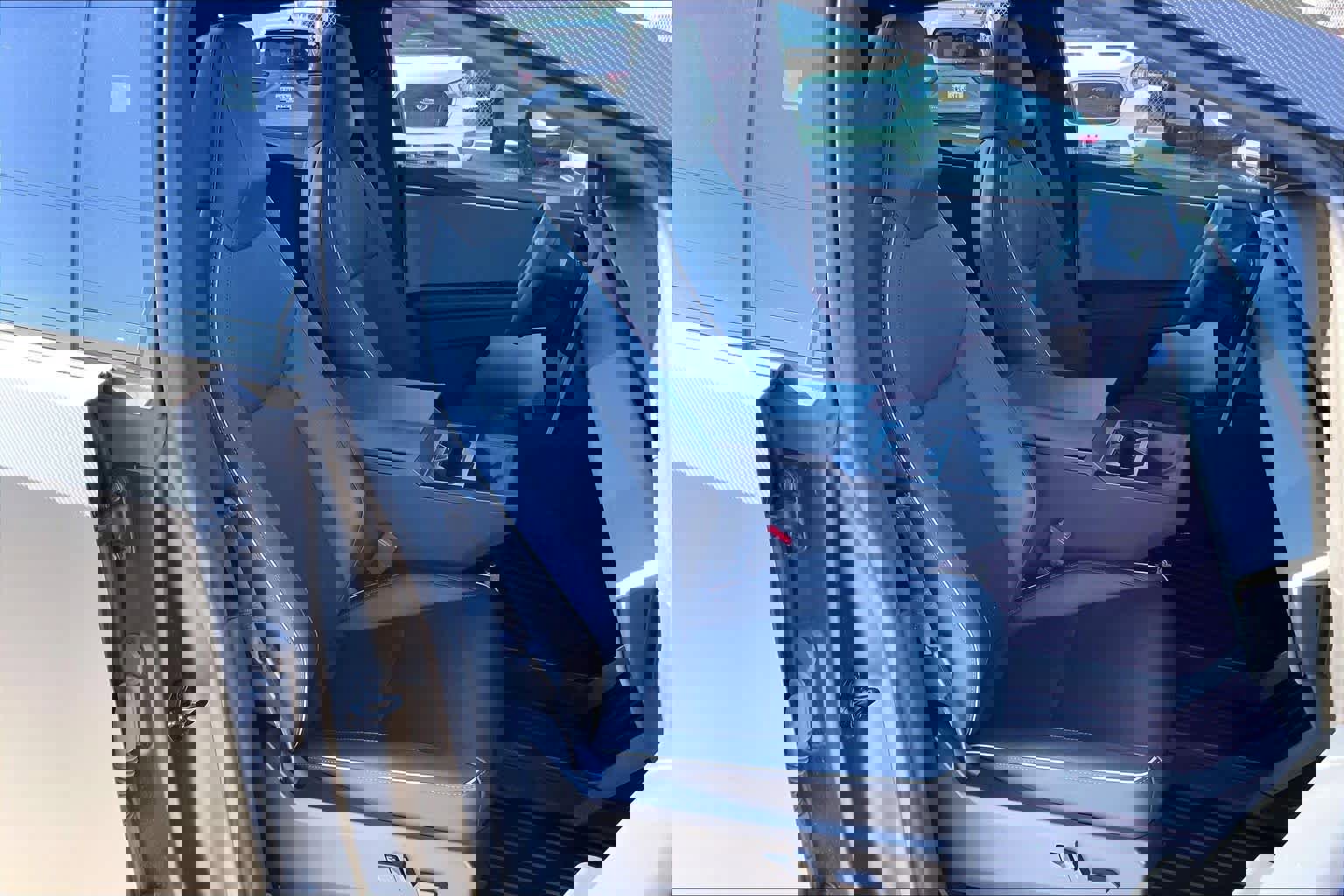 Used 2024 Tesla Cybertruck AWD Crew Cab image 8