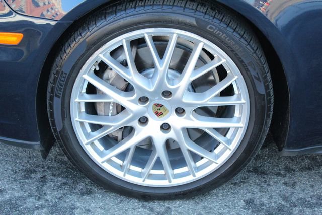 Used 2019 Porsche Panamera 4 image 15