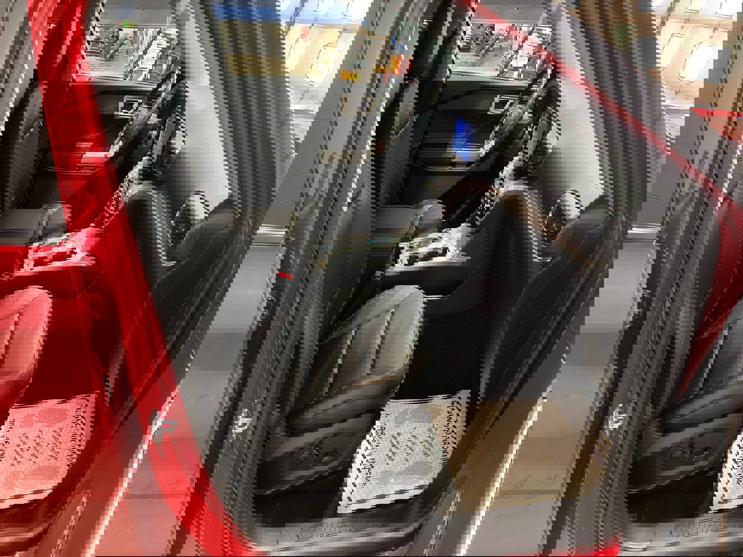 Used 2023 Ford Explorer XLT w/ Equipment Group 202A image 4