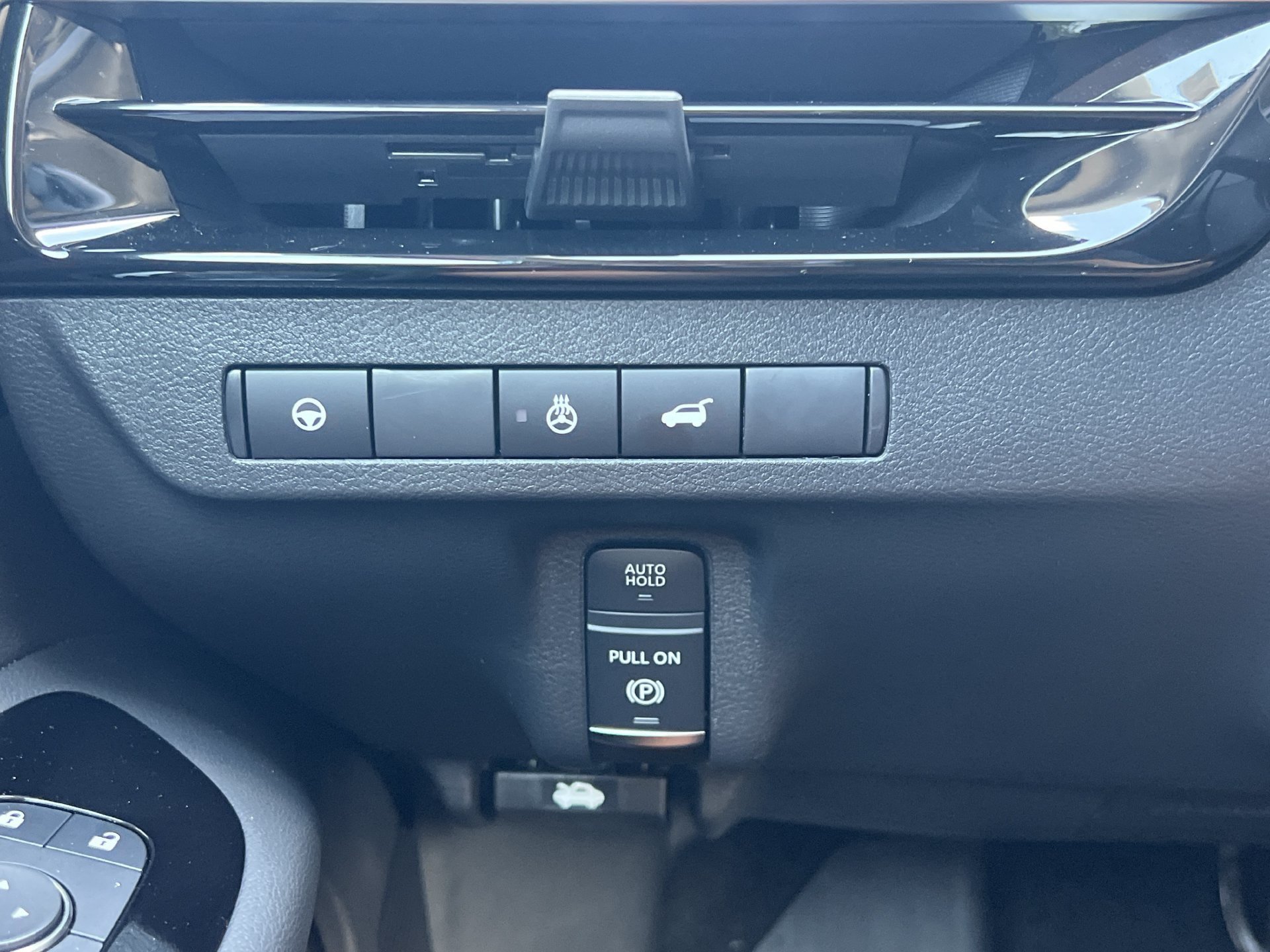 Used 2025 Nissan Murano SL AWD/4WD image 13