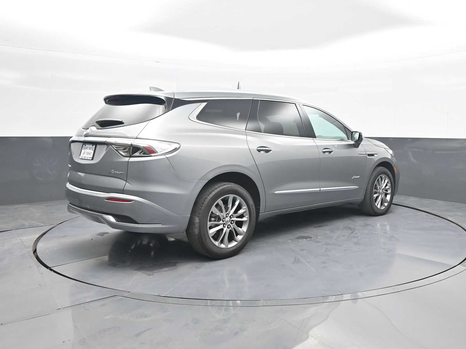 Used 2024 Buick Enclave Avenir AWD/4WD image 8
