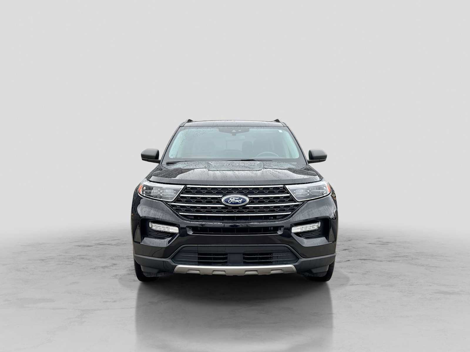 Used 2023 Ford Explorer XLT w/ Equipment Group 202A AWD/4WD image 9
