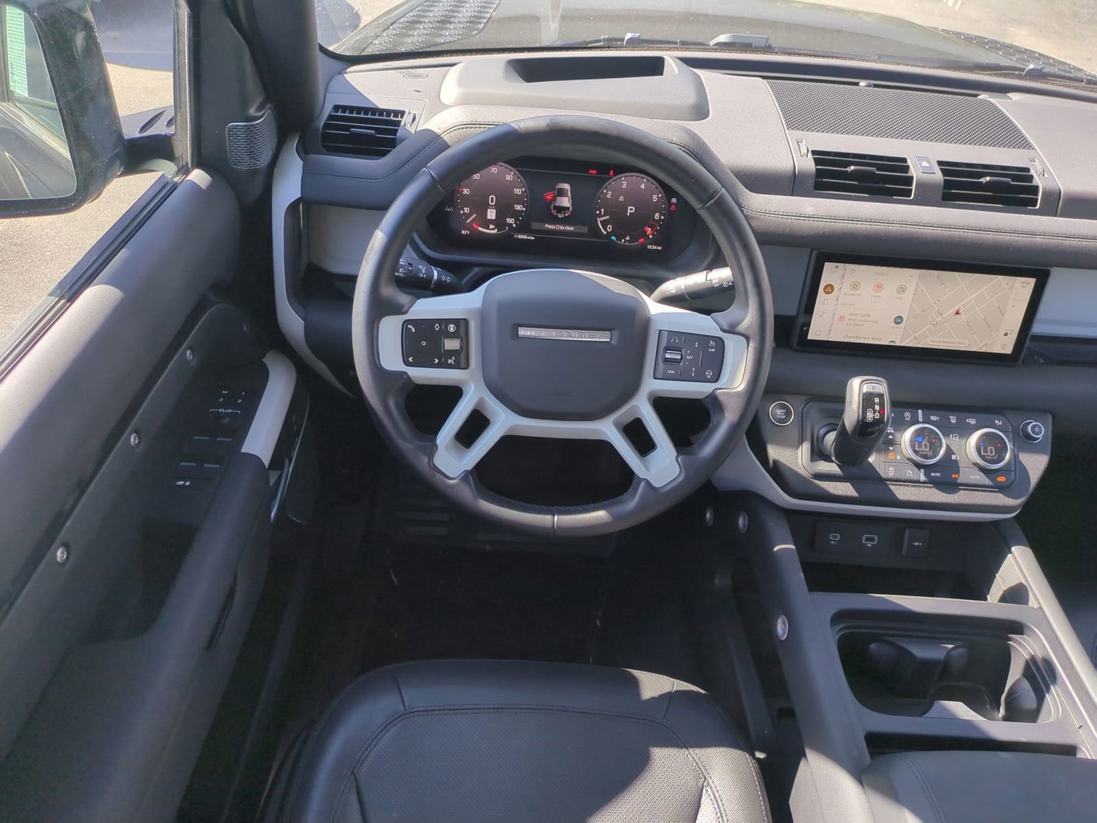 Used 2024 Land Rover Defender 110 SE image 27