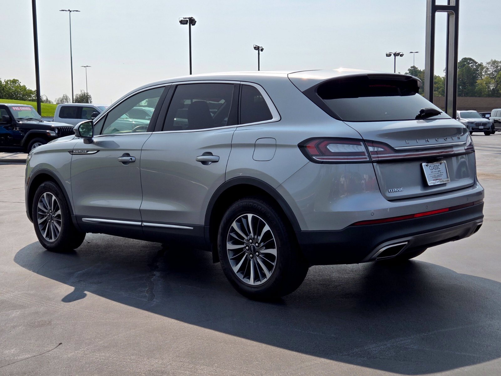 Used 2023 Lincoln Nautilus Reserve w/ Cargo Utility Package FWD image 3