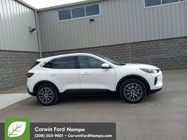 New 2025 Ford Escape SE w/ PHEV Premium Package image 2