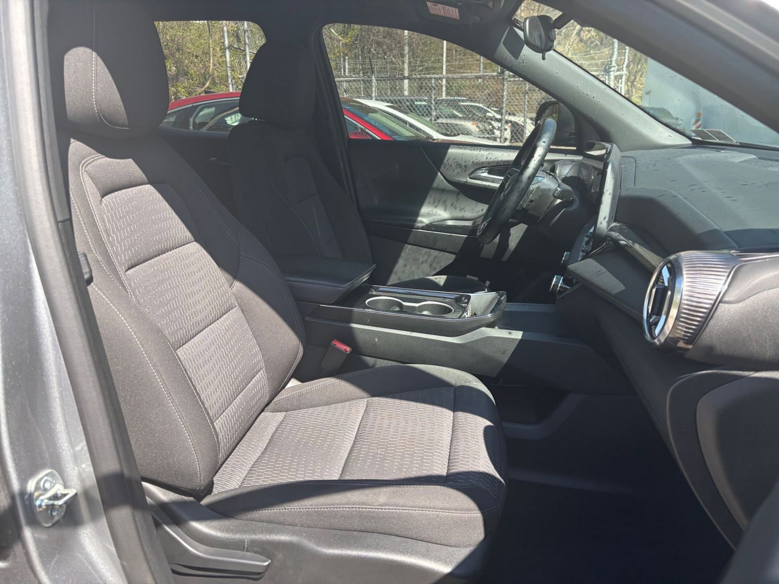 Used 2025 Chevrolet Equinox LT FWD image 28