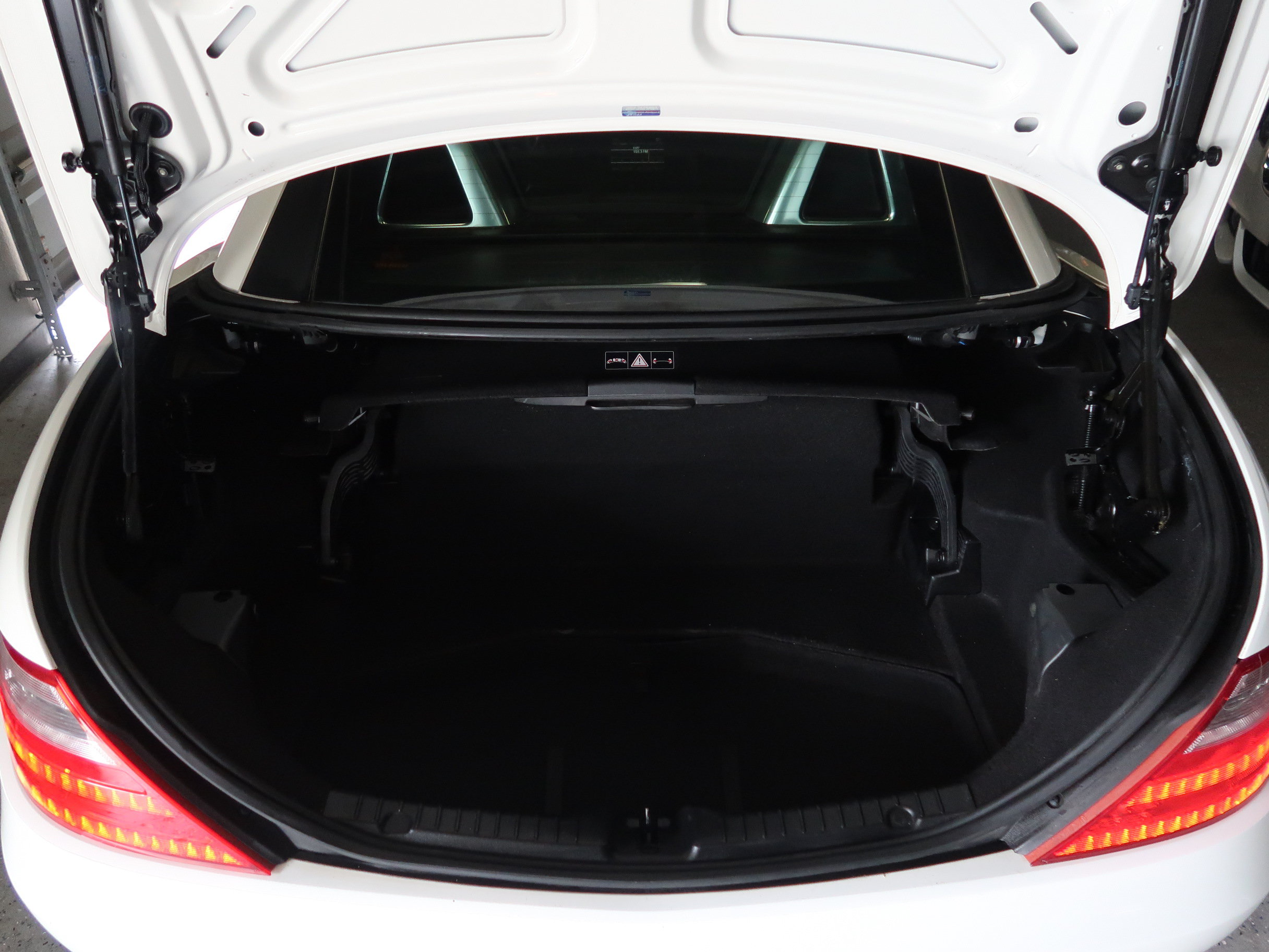 Used 2012 Mercedes-Benz SLK 350 image 29