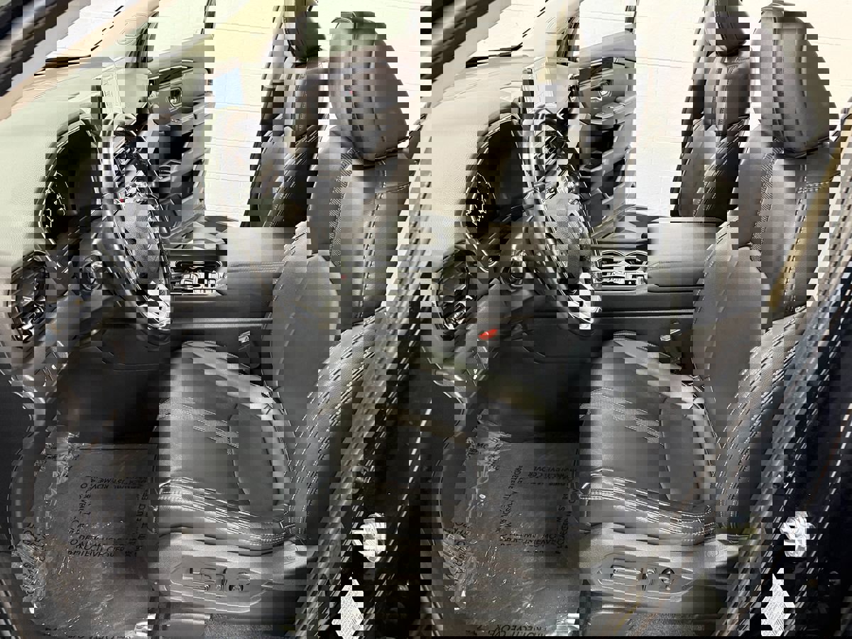 Used 2024 Honda Pilot Touring image 11