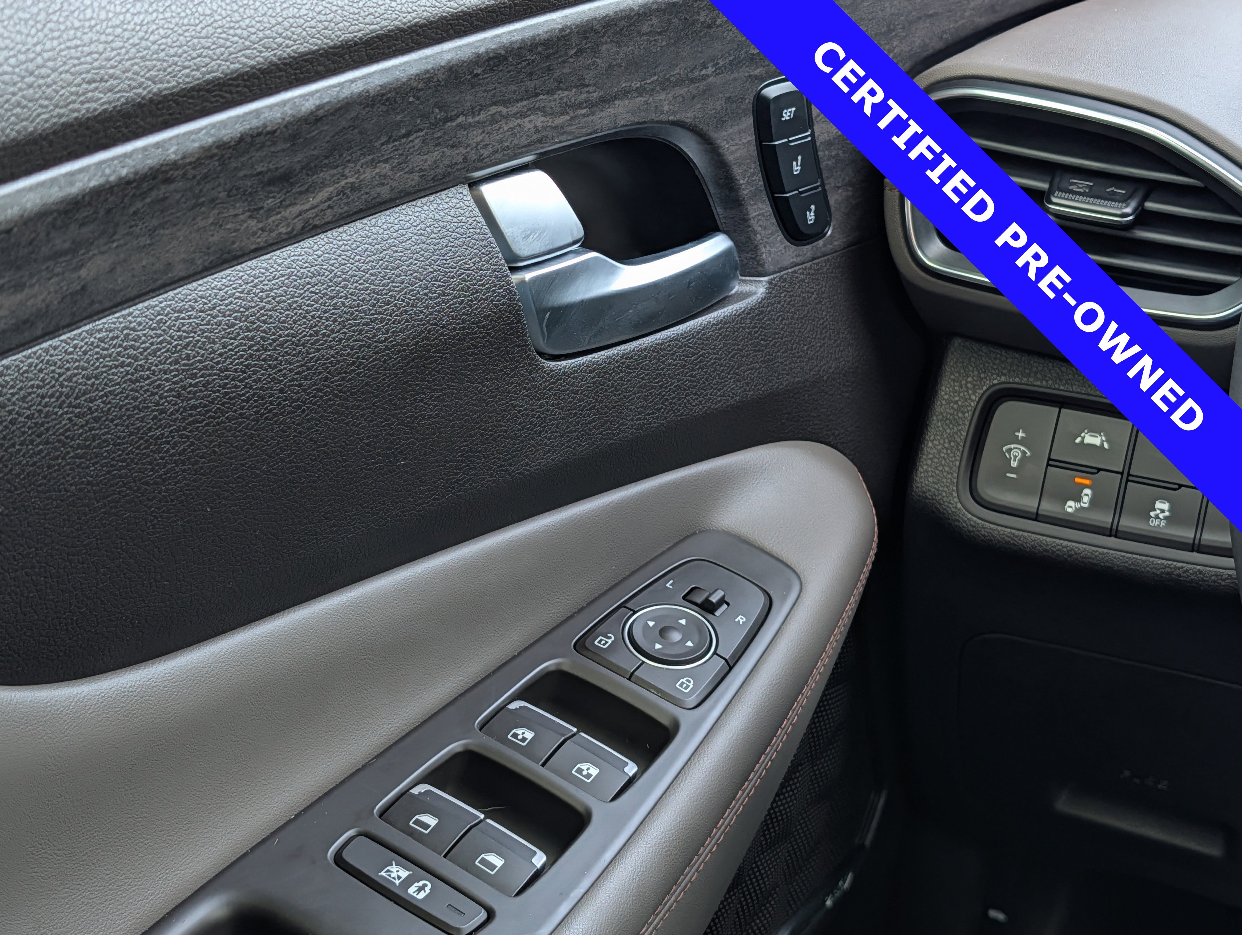 Used 2020 Hyundai Santa Fe Limited FWD image 25