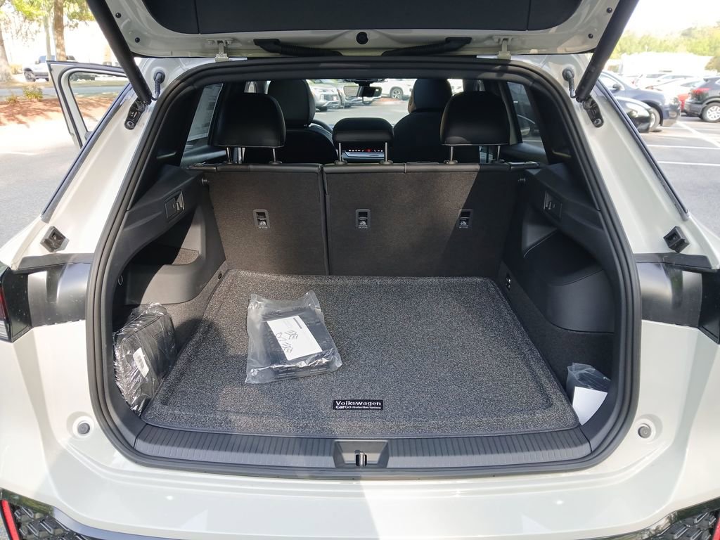 New 2026 Volkswagen Tiguan SE R-Line image 22