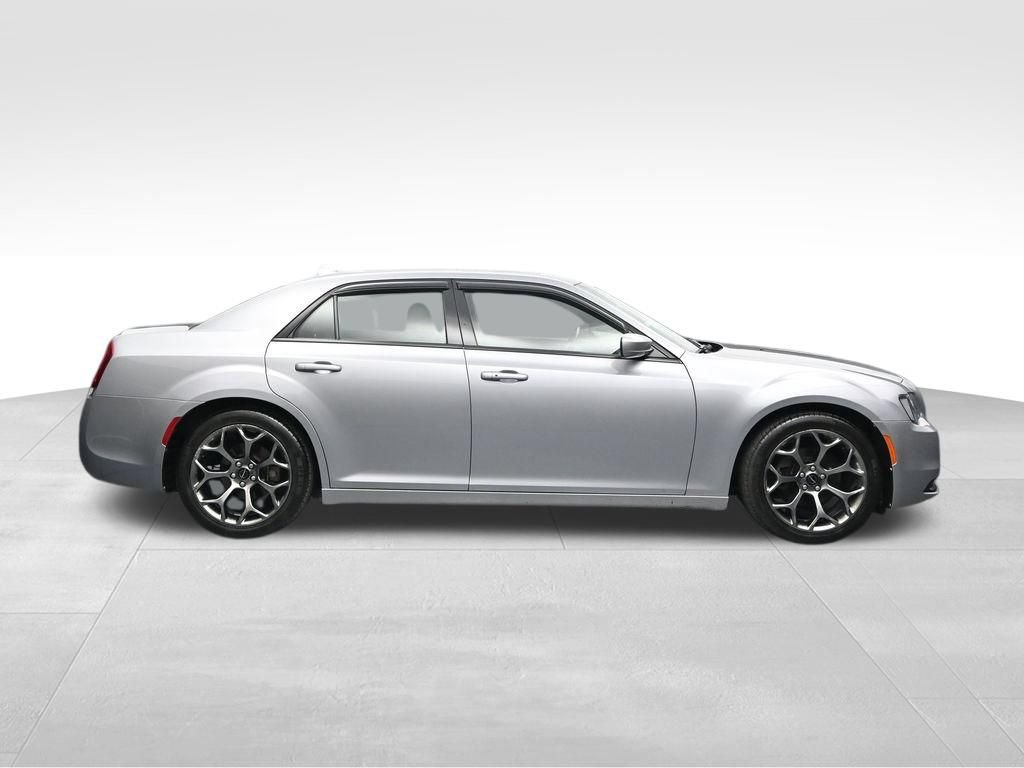 Used 2017 Chrysler 300 S RWD image 6
