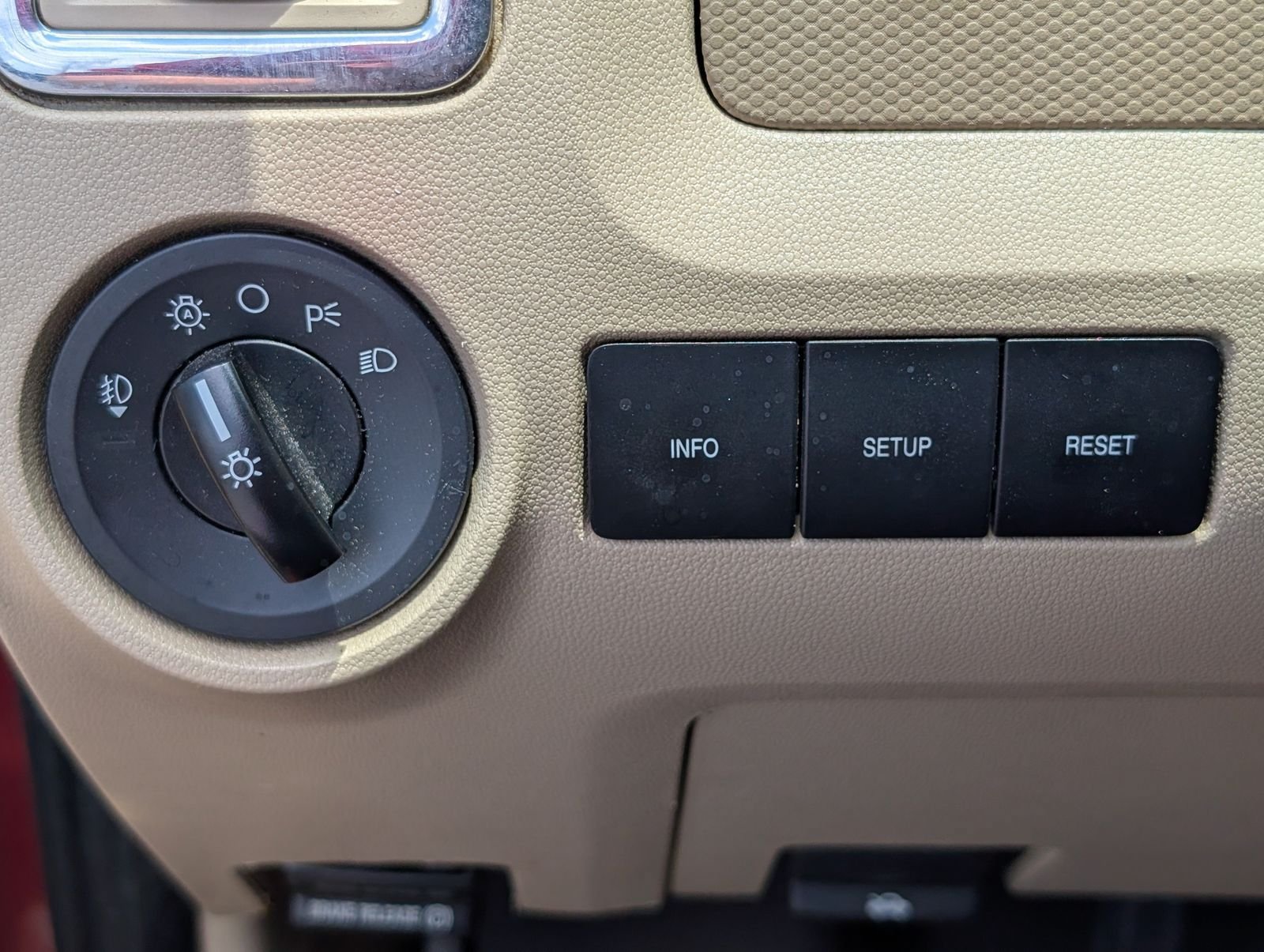 Used 2012 Ford Escape Limited FWD image 21