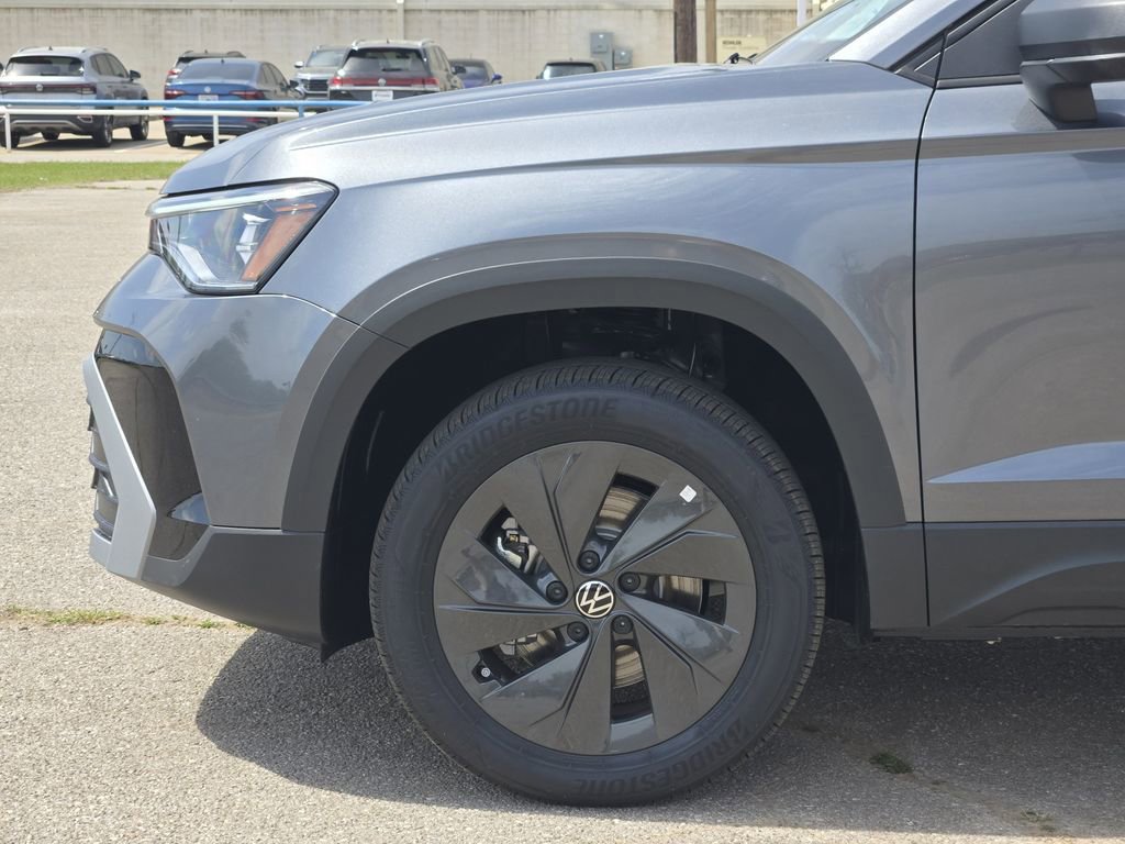 New 2026 Volkswagen Taos S image 5