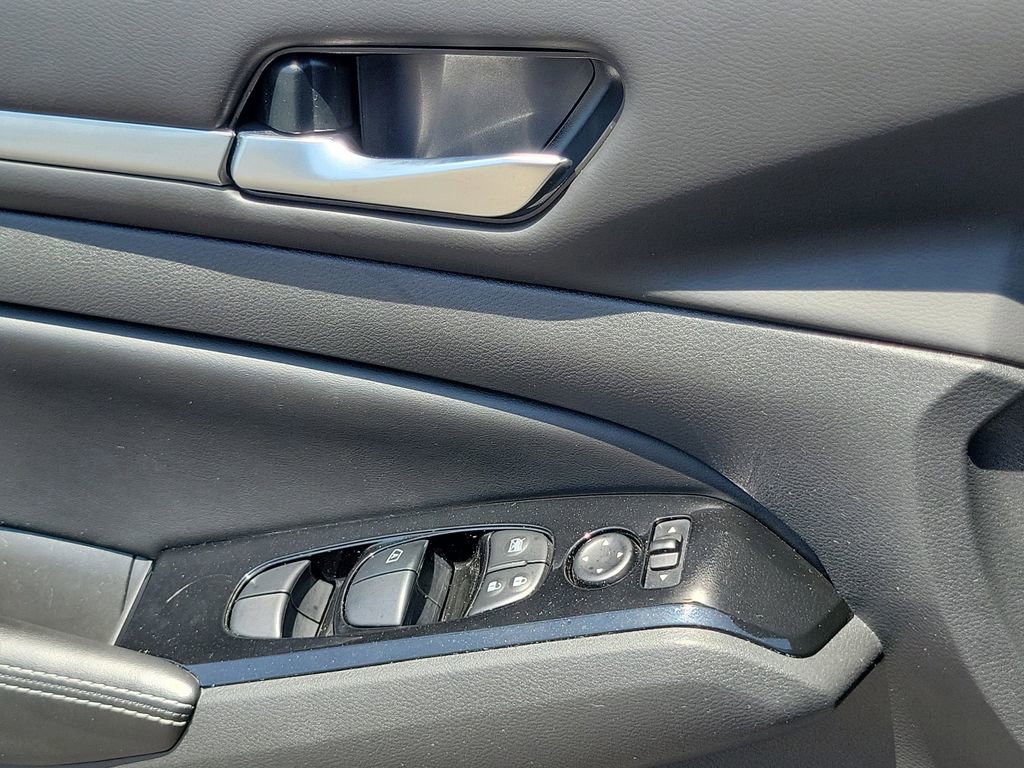 Used 2023 Nissan Altima 2.5 SV FWD image 15