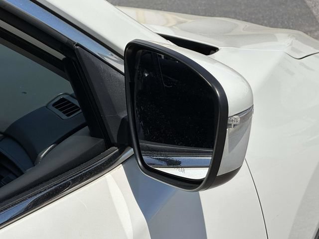 Used 2018 Nissan Rogue SV FWD image 28