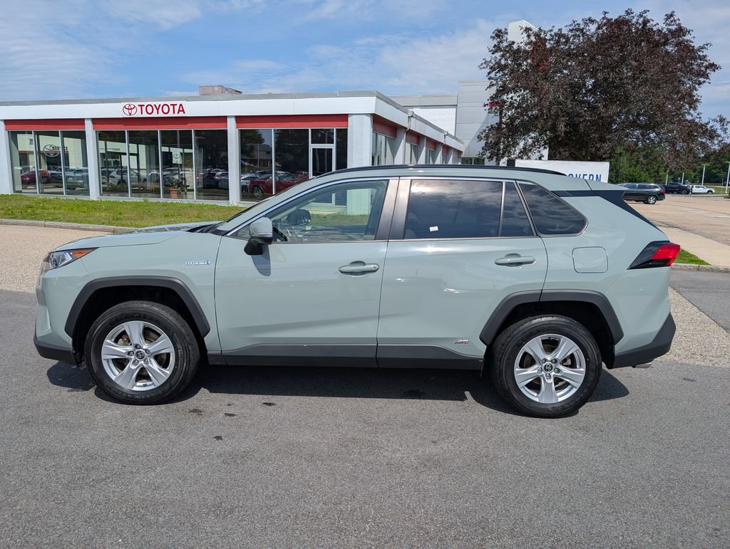 Used 2021 Toyota RAV4 XLE w/ Convenience Package AWD/4WD image 2