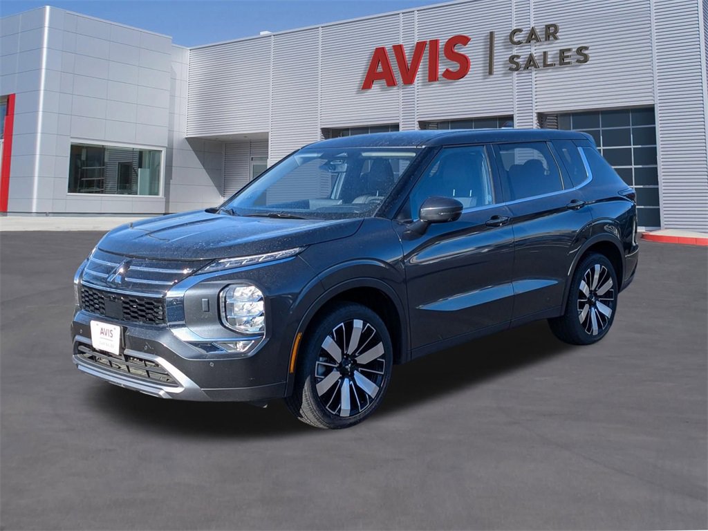 Used 2025 Mitsubishi Outlander SE