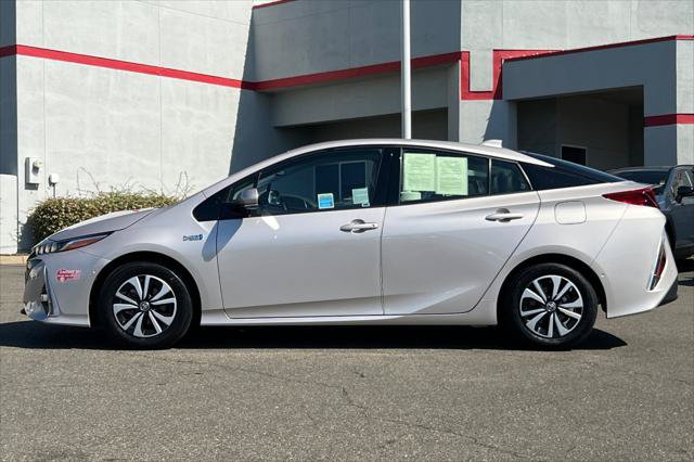 Certified 2018 Toyota Prius Prime Advanced FWD image 9