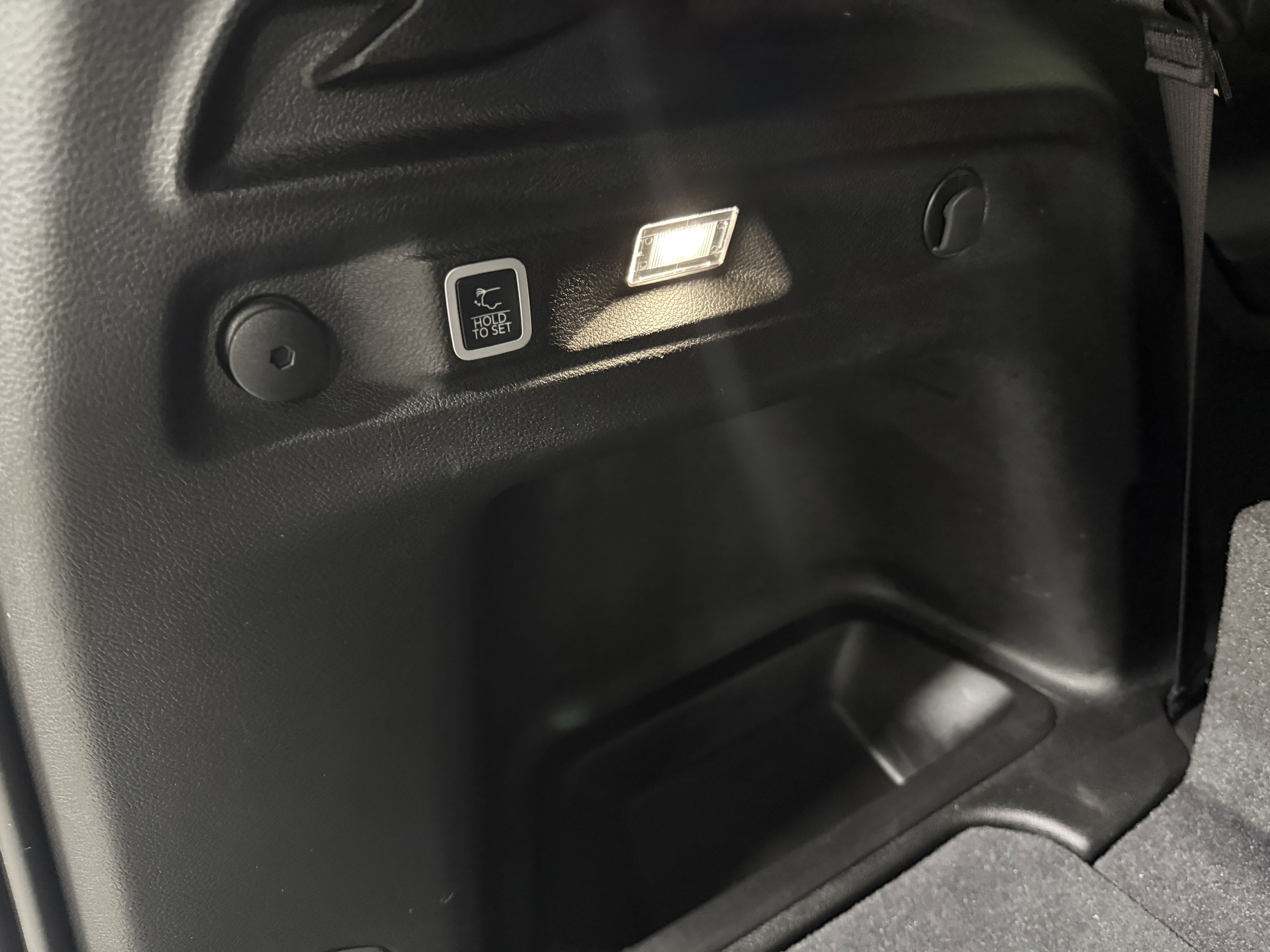 Used 2024 Jeep Grand Cherokee L Laredo w/ Luxury Tech Group I image 8