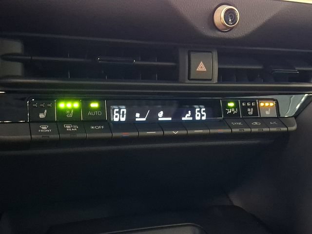Used 2023 Toyota Crown AWD/4WD image 15