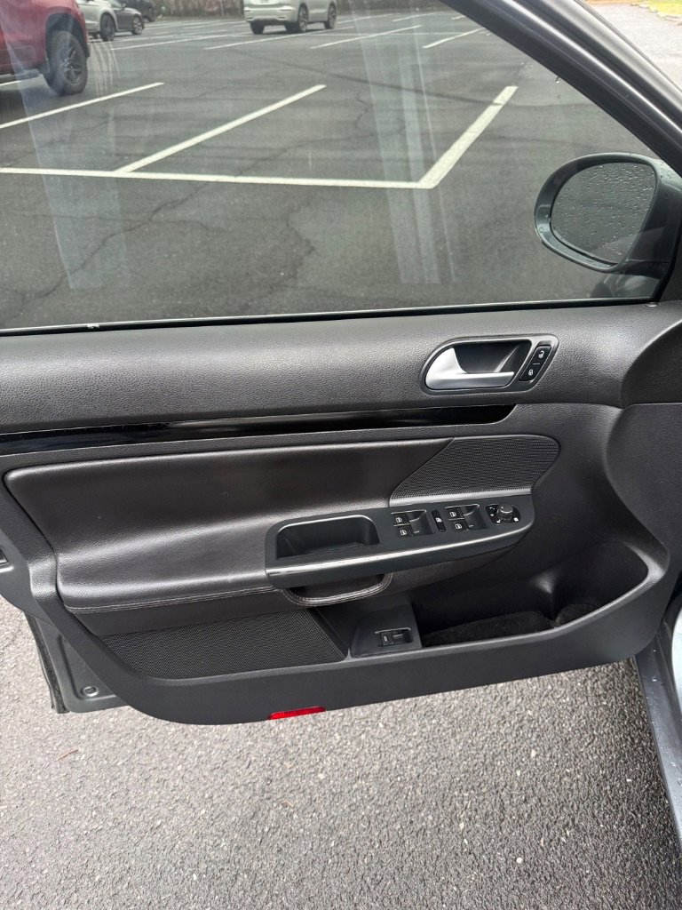 Used 2012 Volkswagen Jetta TDI image 11