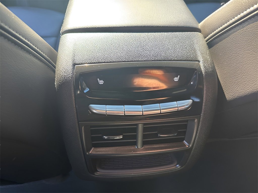 Used 2025 Cadillac XT5 Premium Luxury image 17