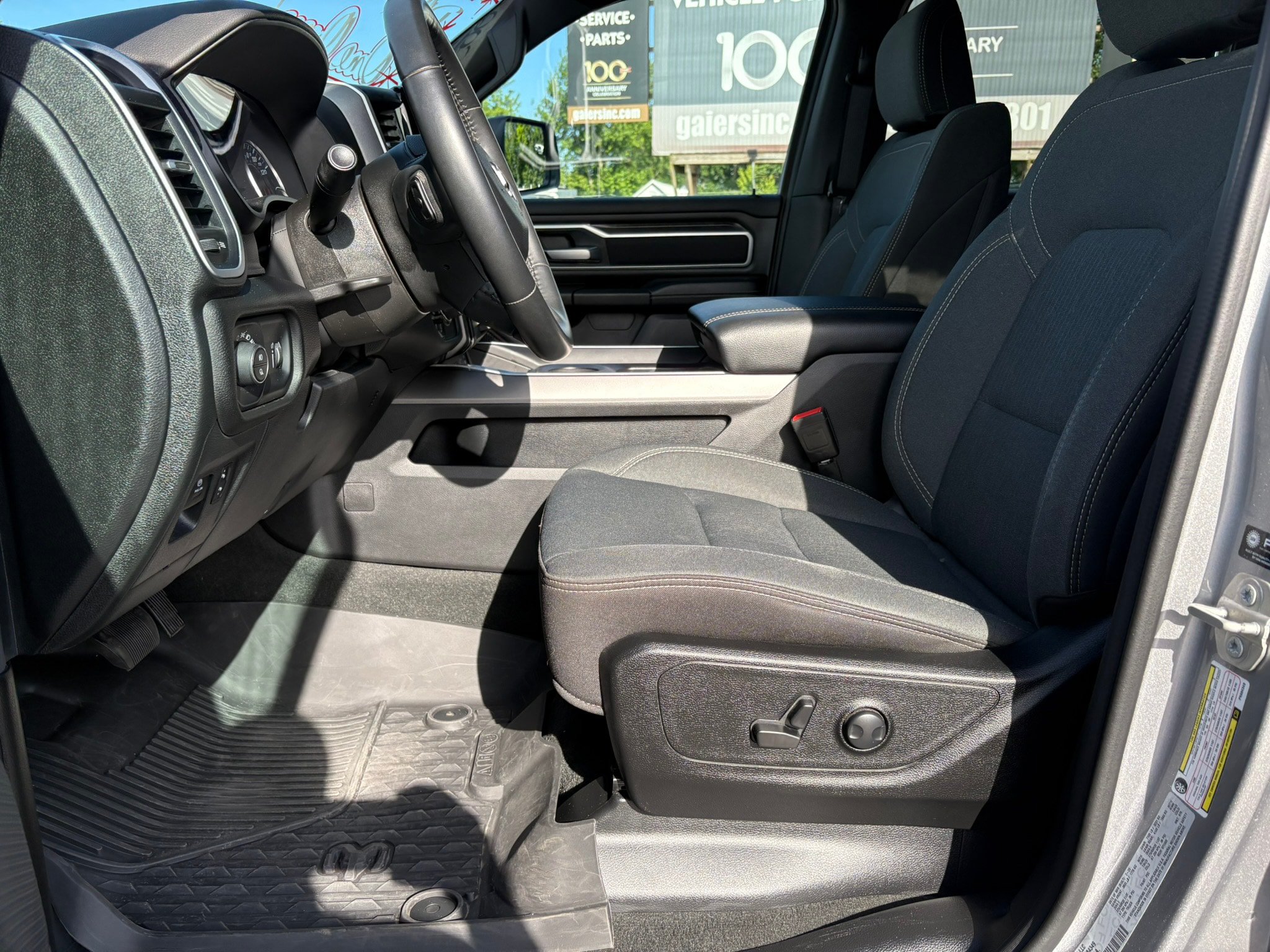 Used 2023 RAM 1500 Big Horn AWD/4WD image 2