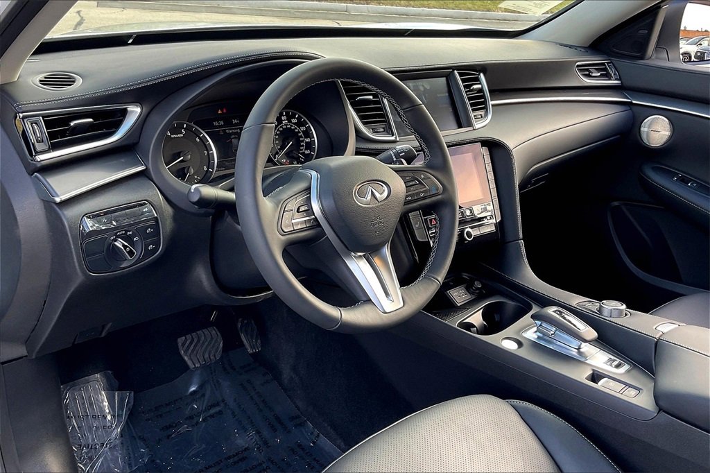 New 2025 INFINITI QX50 Luxe image 6