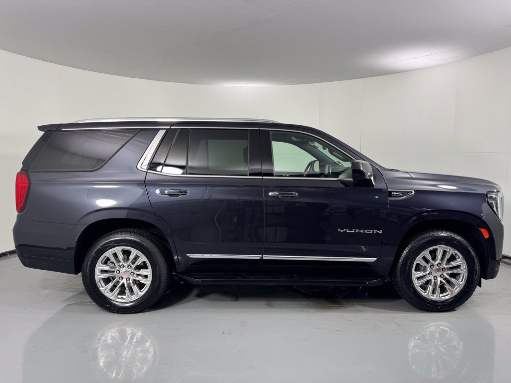 Used 2023 GMC Yukon SLT AWD/4WD image 3