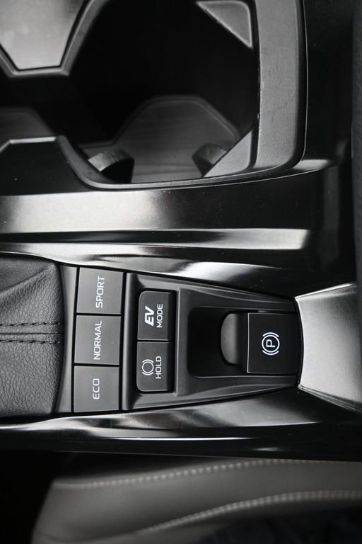 Used 2025 Toyota Camry SE image 17