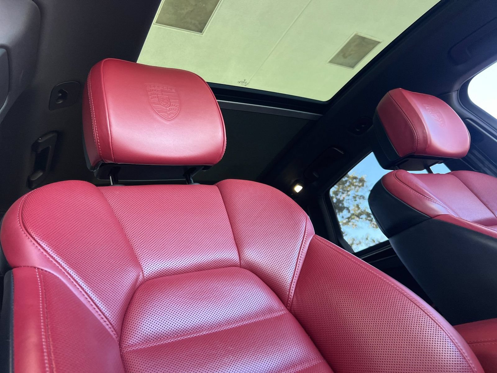 Certified 2023 Porsche Macan Turbo AWD/4WD image 16