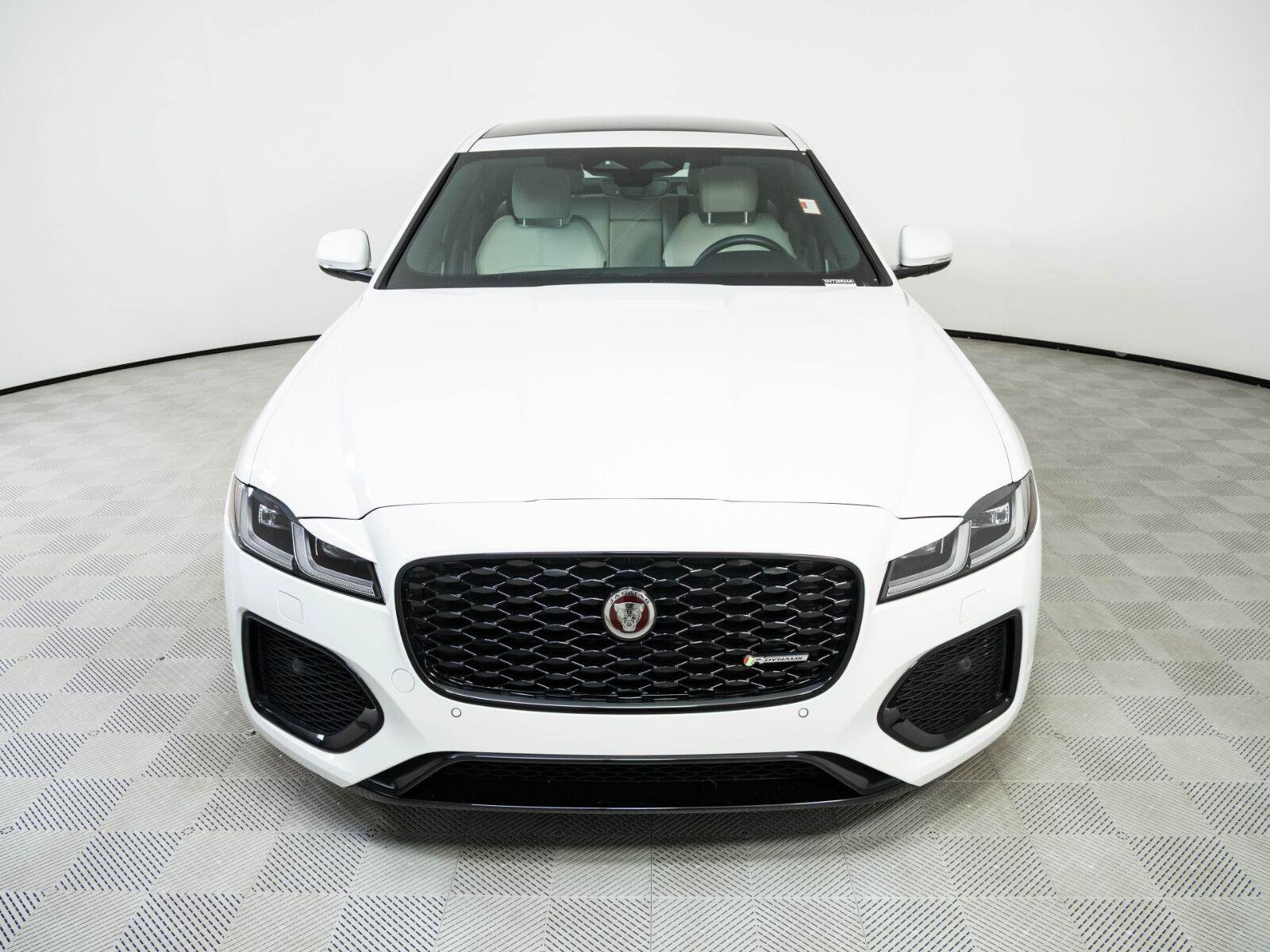 Used 2022 Jaguar XF R-Dynamic SE AWD/4WD image 35