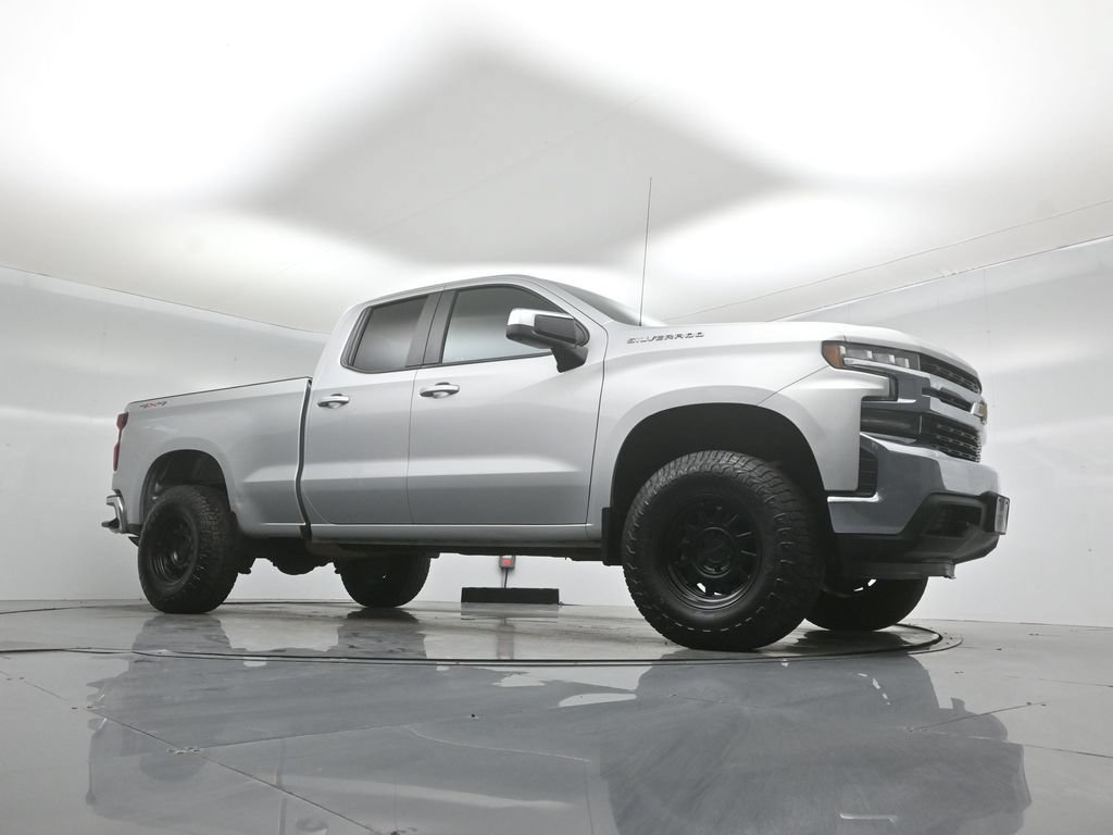 Used 2020 Chevrolet Silverado 1500 LT w/ Trailering Package AWD/4WD image 3