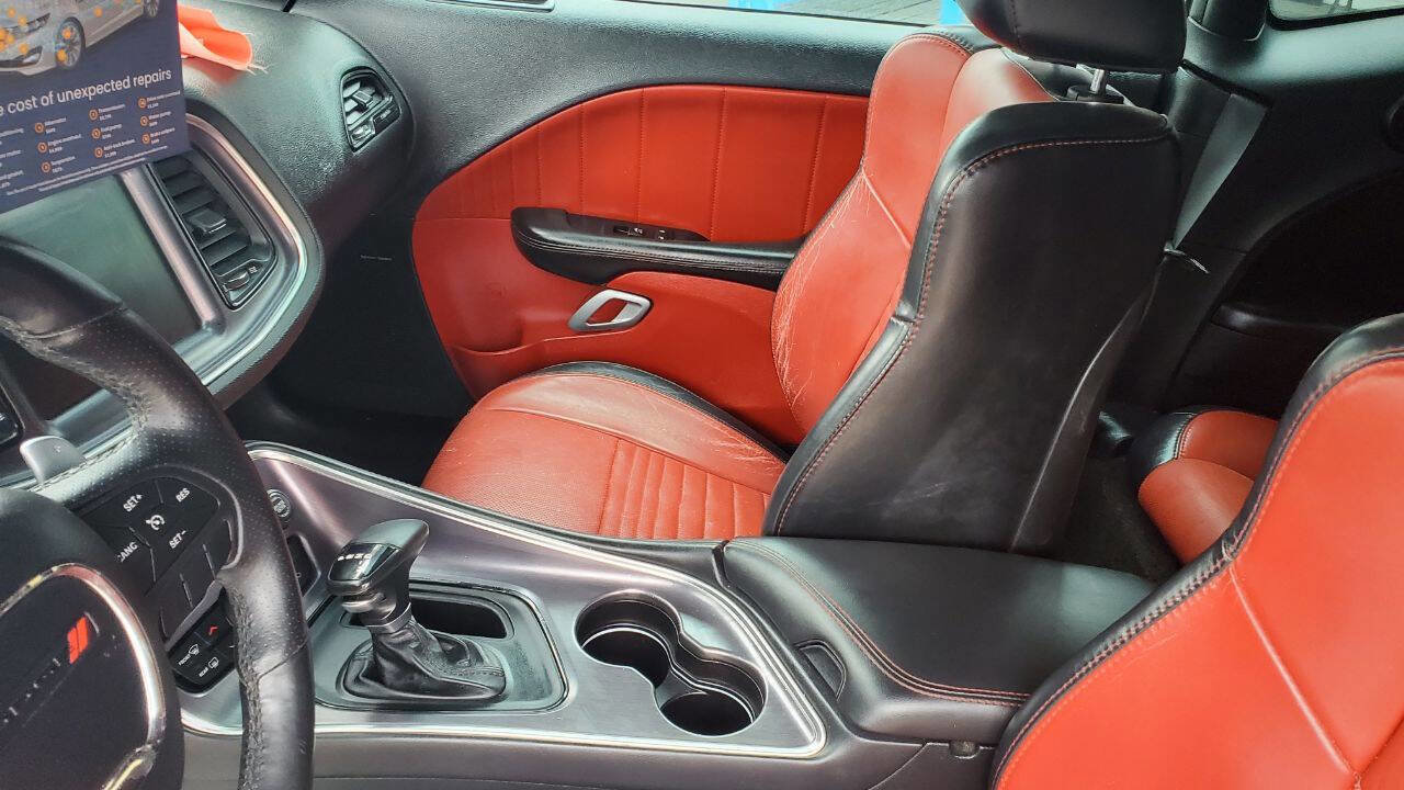 Used 2015 Dodge Challenger R/T Plus image 11