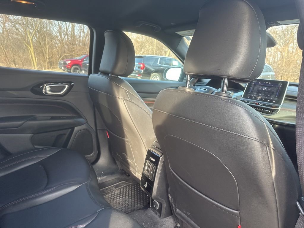 Used 2024 Jeep Compass Trailhawk w/ Trailhawk Convenience Group image 13