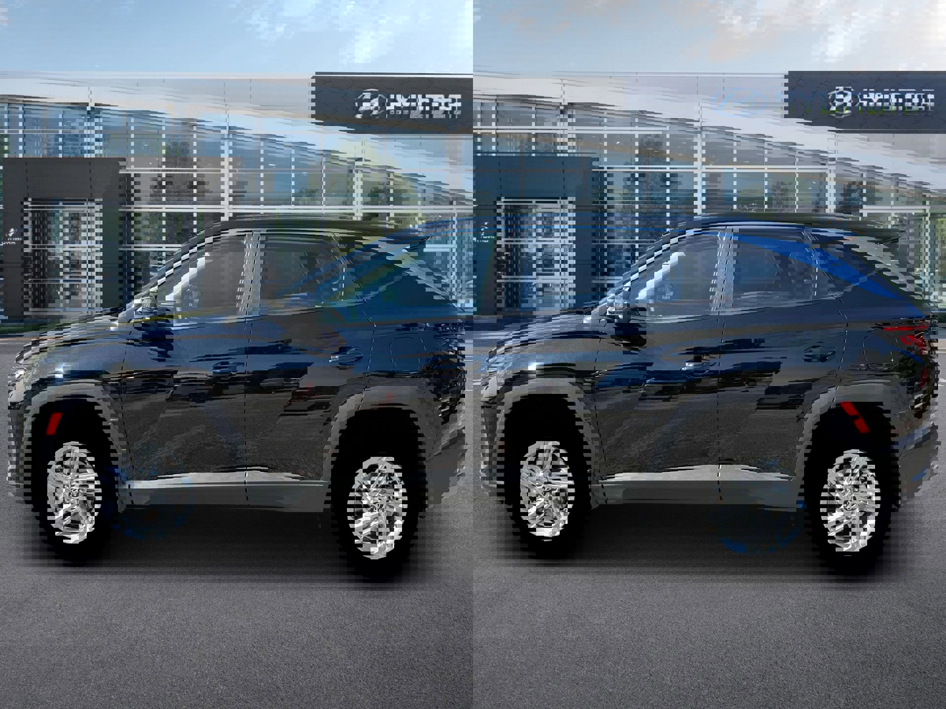 Certified 2026 Hyundai Tucson SE image 3