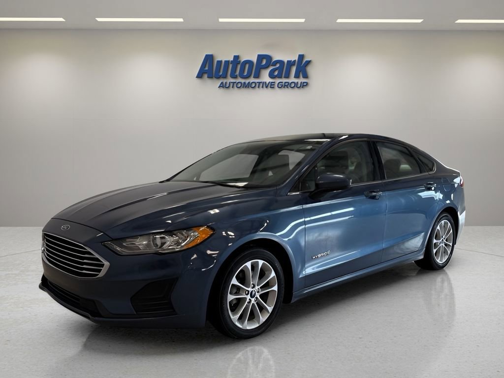 Used 2019 Ford Fusion SE image 3