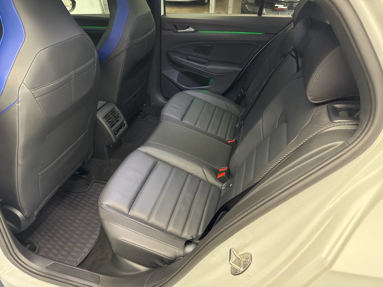 Used 2024 Volkswagen Golf R image 27