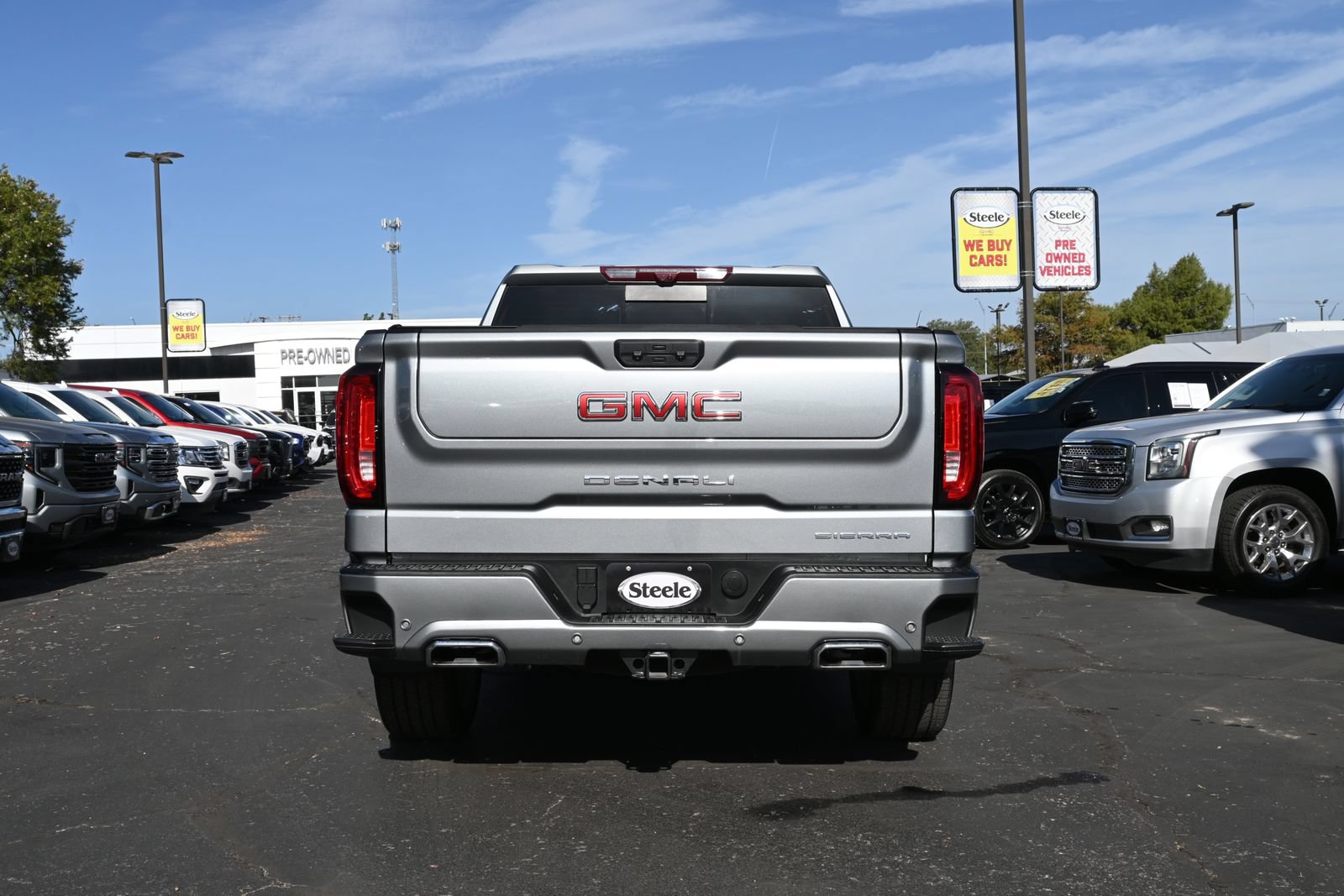 Used 2025 GMC Sierra 1500 Denali AWD/4WD image 6