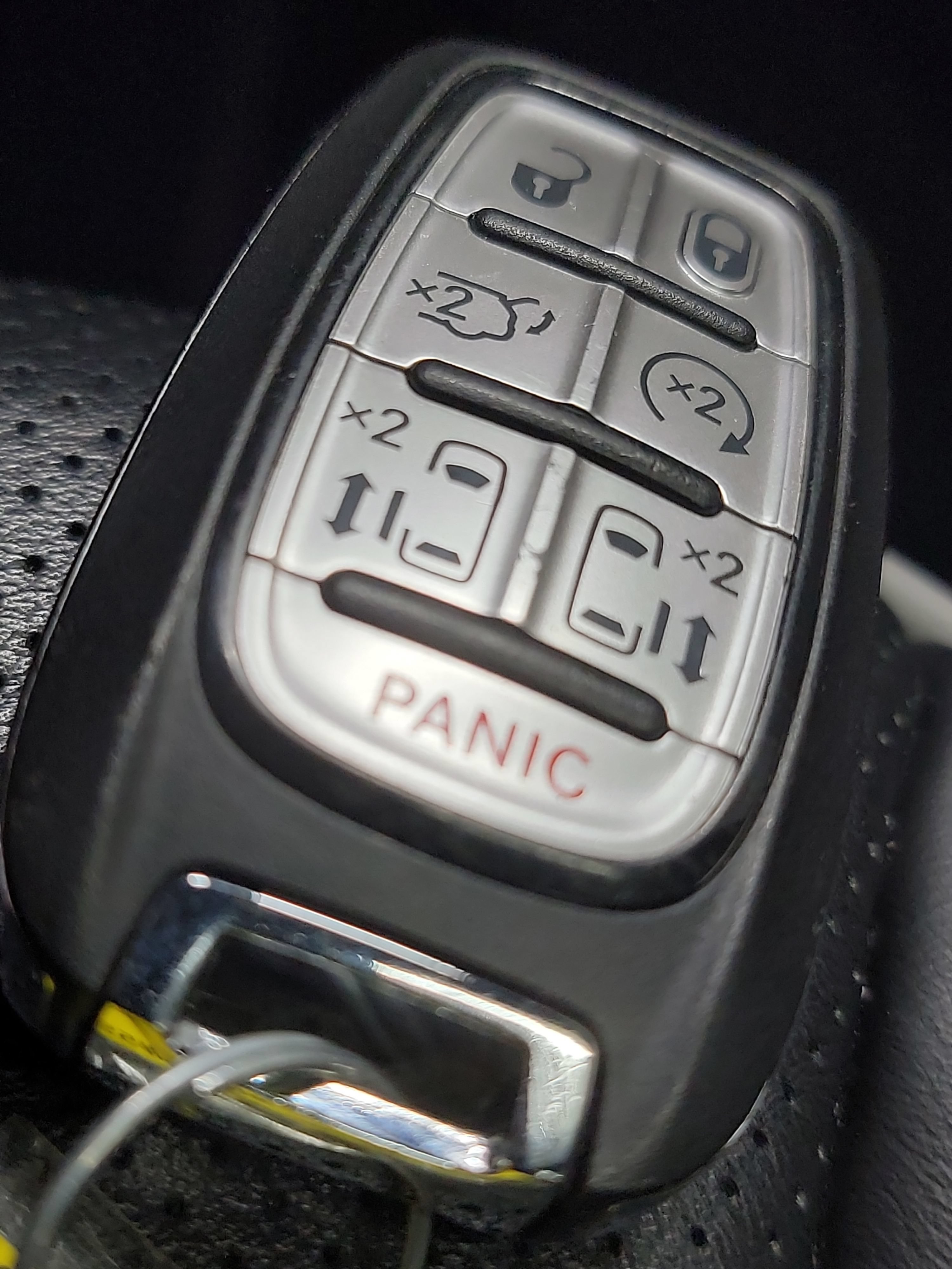 Used 2025 Chrysler Pacifica Limited FWD image 32