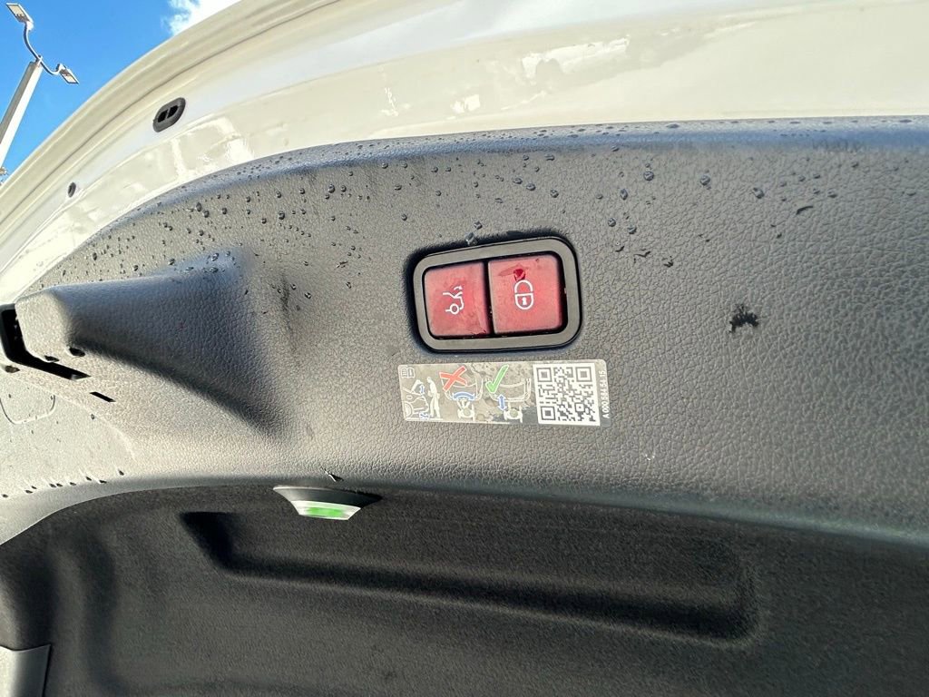 Used 2025 Mercedes-Benz CLE 450 4MATIC Coupe image 35