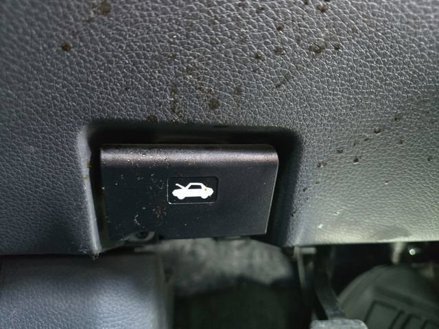 Used 2019 Nissan Rogue S w/ Special Edition Package FWD image 29