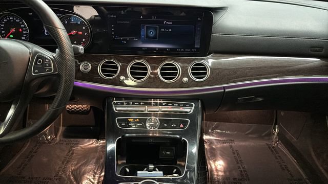Used 2018 Mercedes-Benz E 300 4MATIC image 11