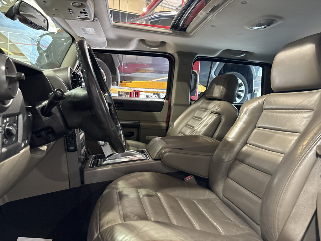 Used 2004 HUMMER H2 AWD/4WD image 3
